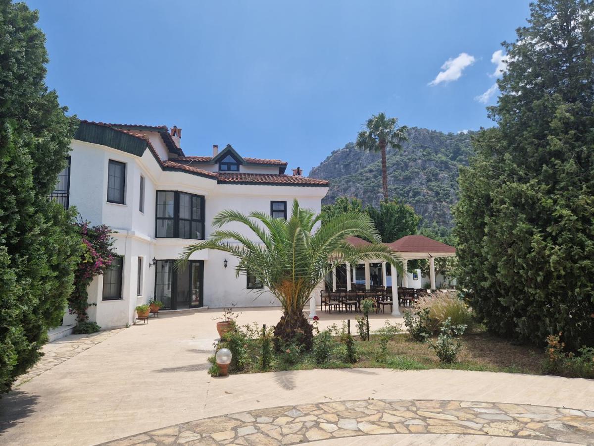 Club Mel Aparthotel