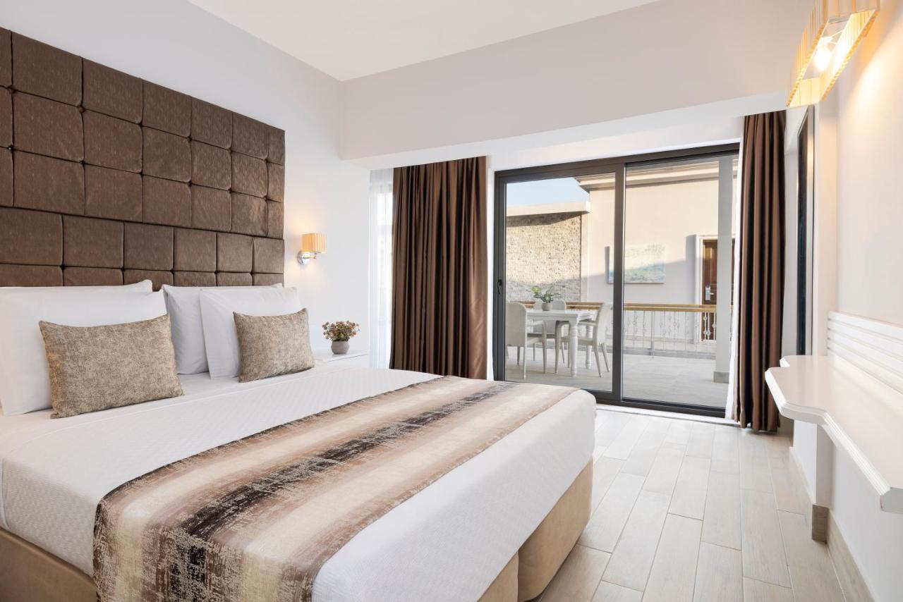 Elite Hotel 4*