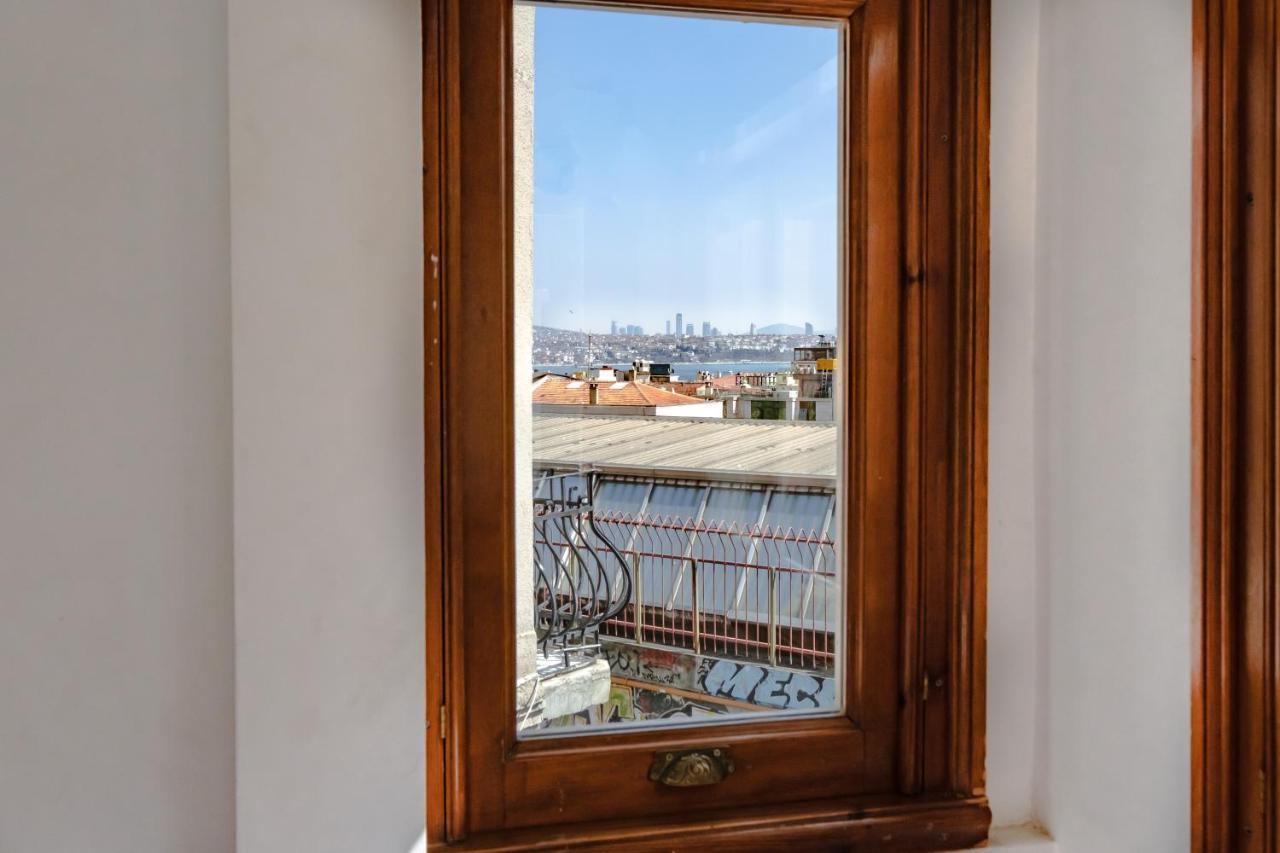 Homie - Historical Nearby Galata Tower *