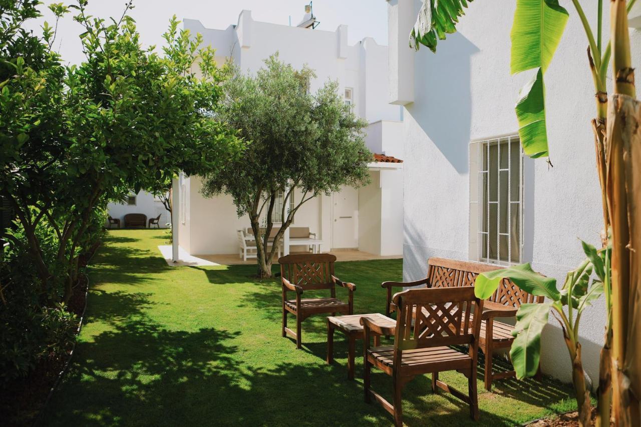 Lavinya Hotel