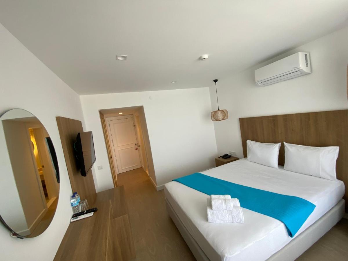 Marina Hotel