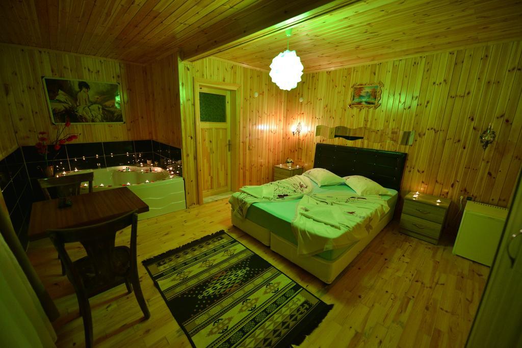 River Hotel 2*