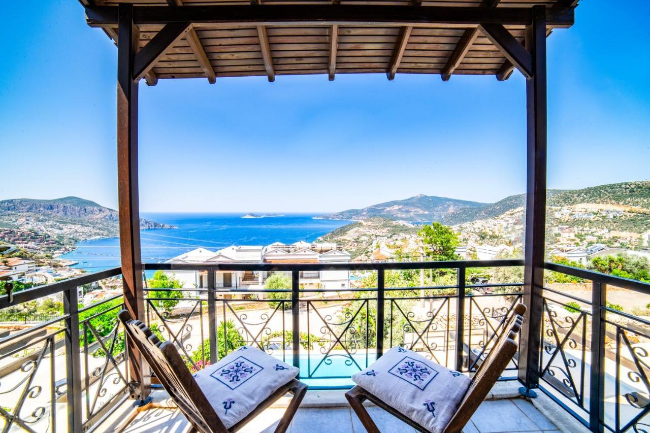 Mira Kalkan -close To Center- Kas