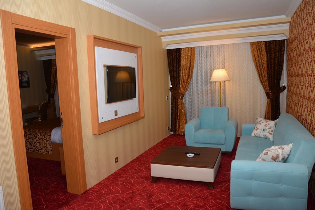 Hotel Haldi *