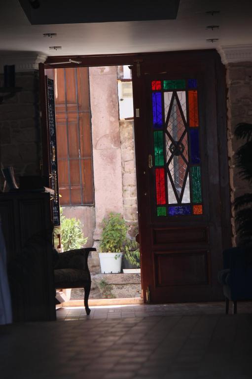 Sizmahan Hotel *