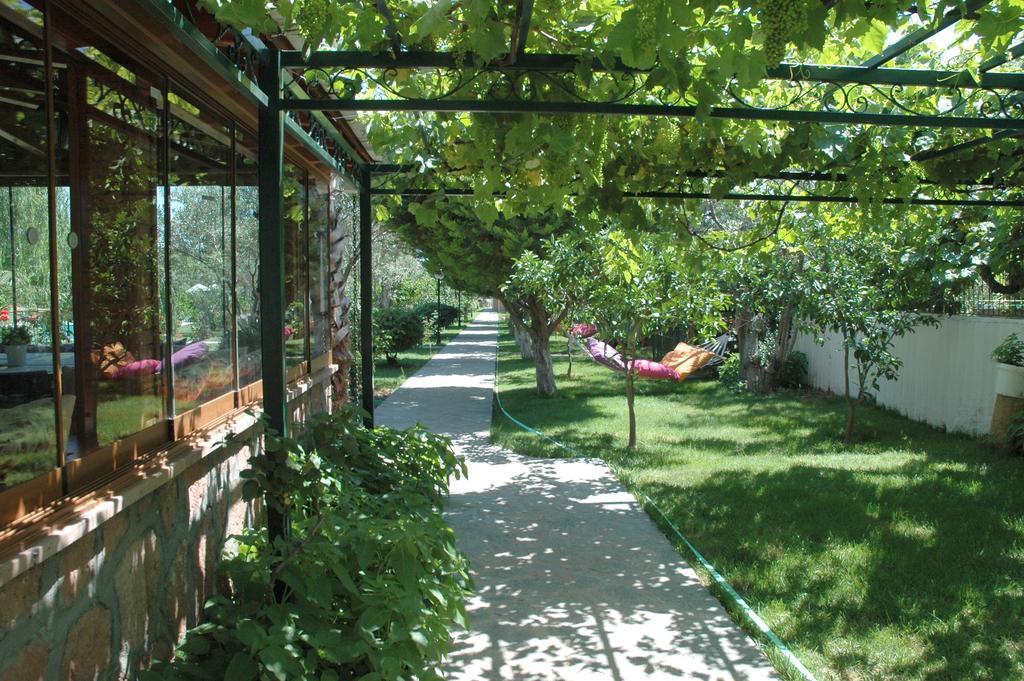 Assos Oleas Hotel