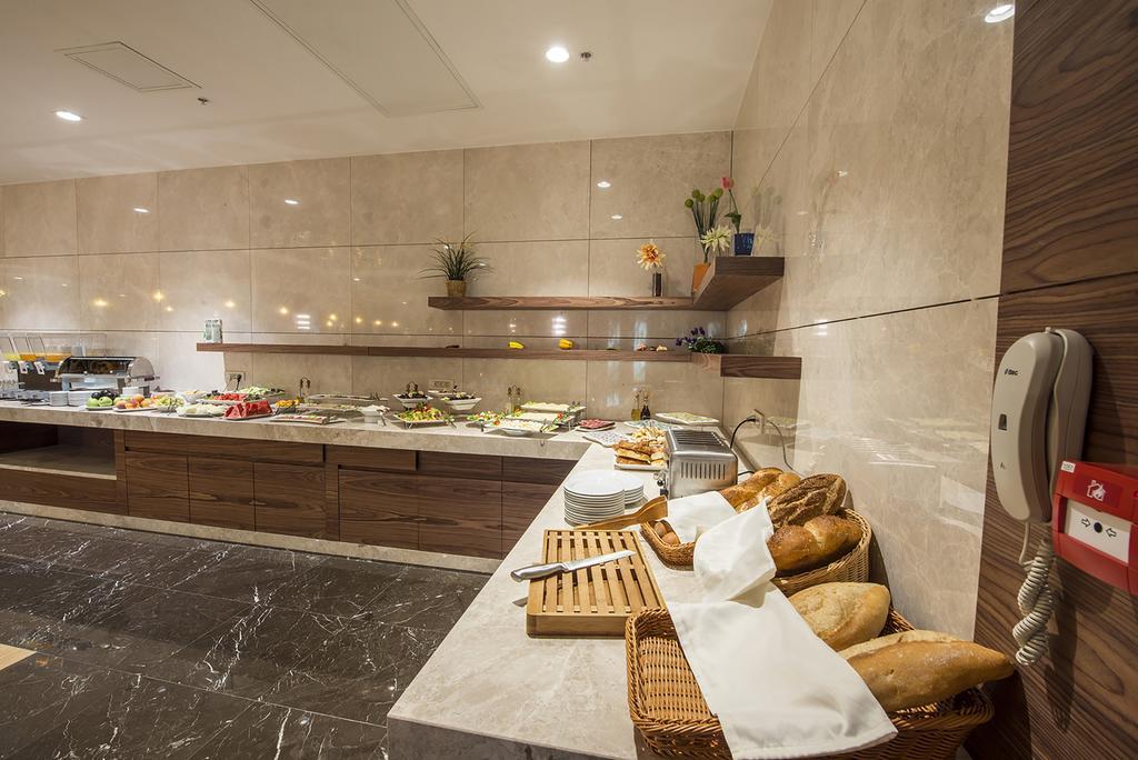 Ramada By Wyndham Gemli̇k Hotel 4*