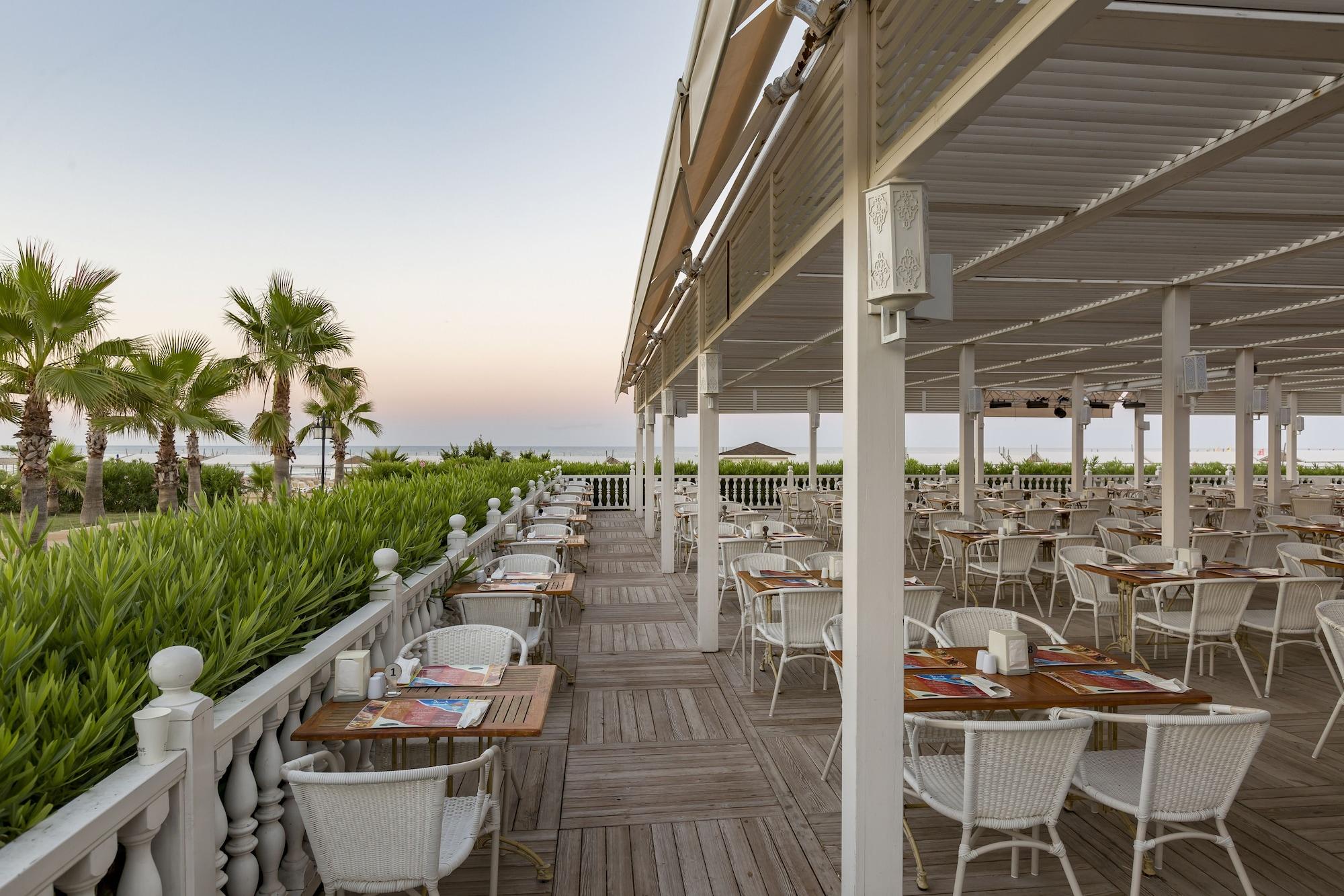 Royal Alhambra Palace Resort 5*