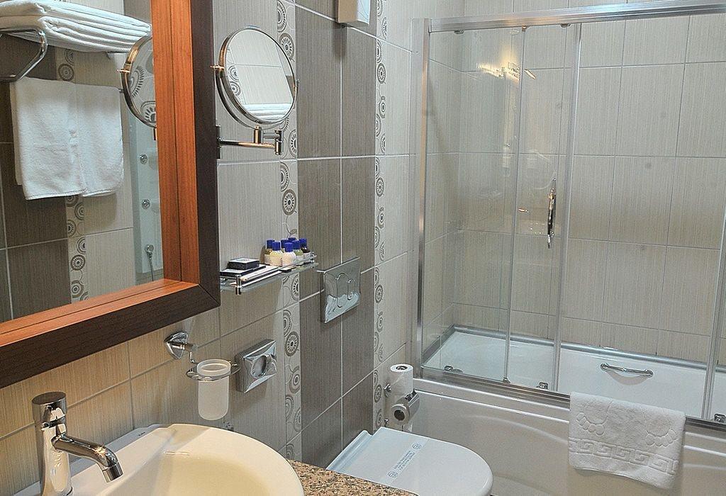 Rhiss Bostanci Istanbul