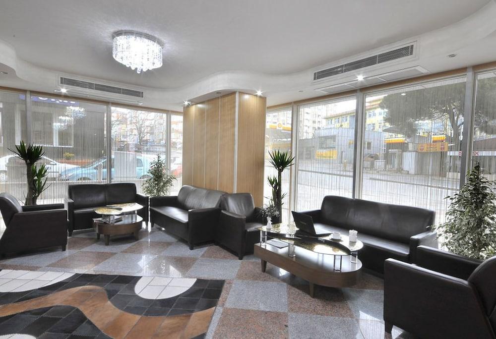 Rhiss Bostanci Istanbul