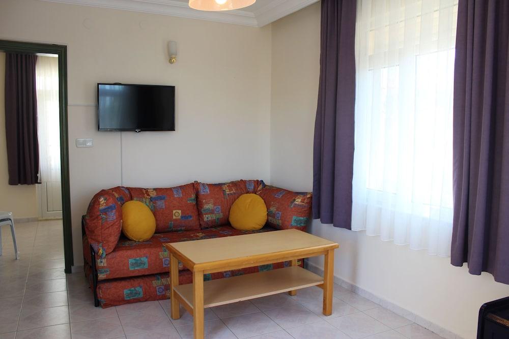 Victoria Princess Aparthotel 2*