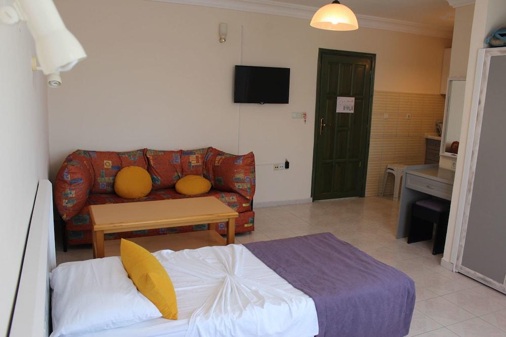 Victoria Princess Aparthotel 2*