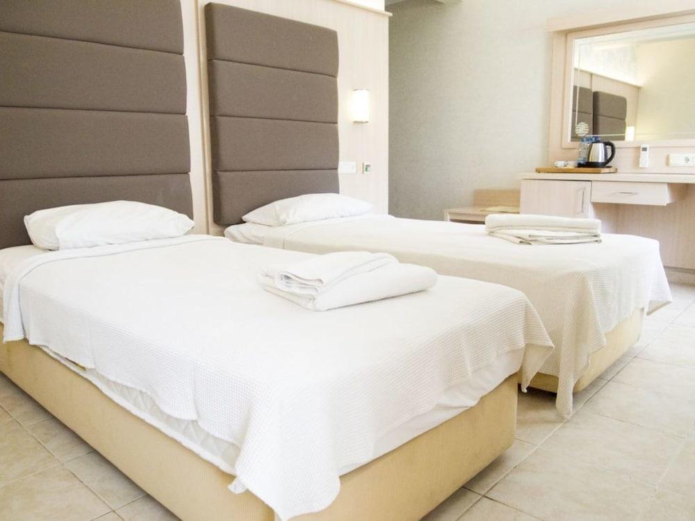 Oz-can Hotel 3*