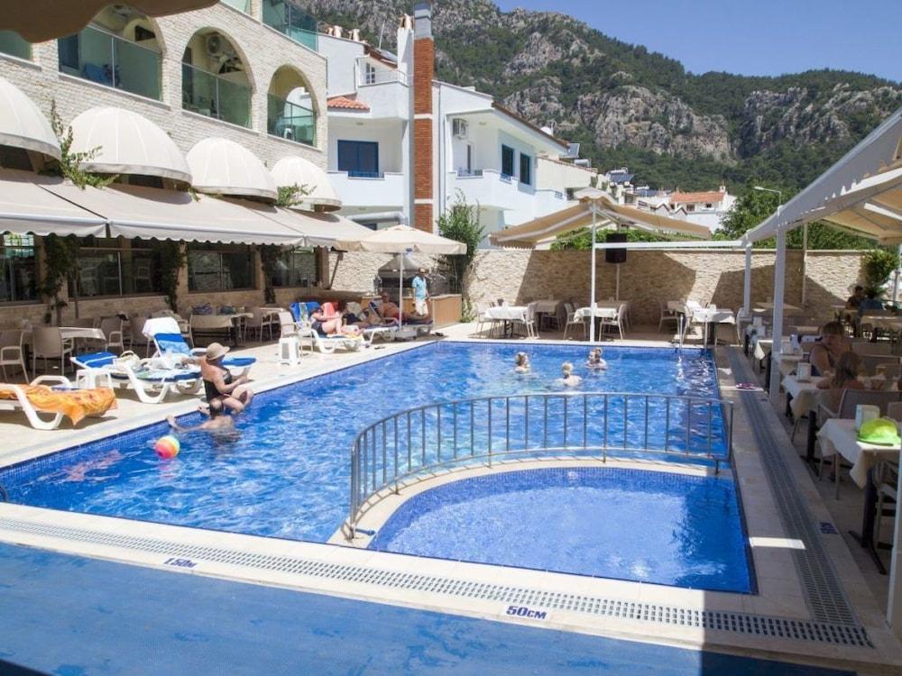 Oz-can Hotel 3*