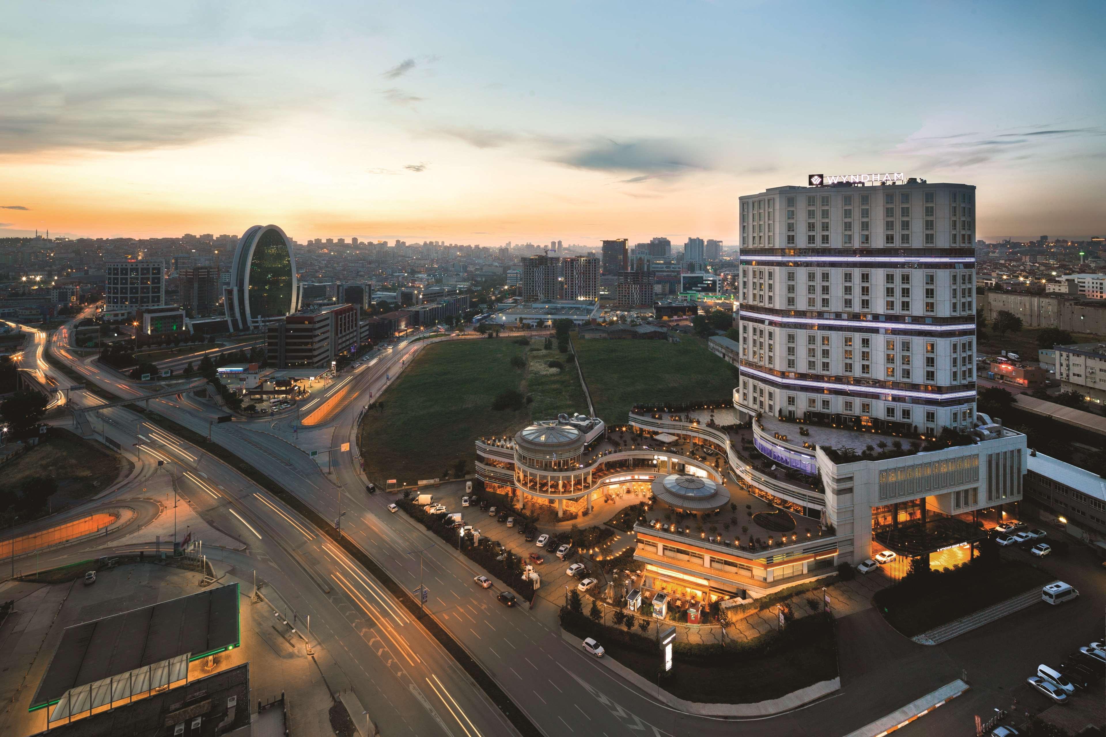 Hotel Wyndham Grand Europe 5*