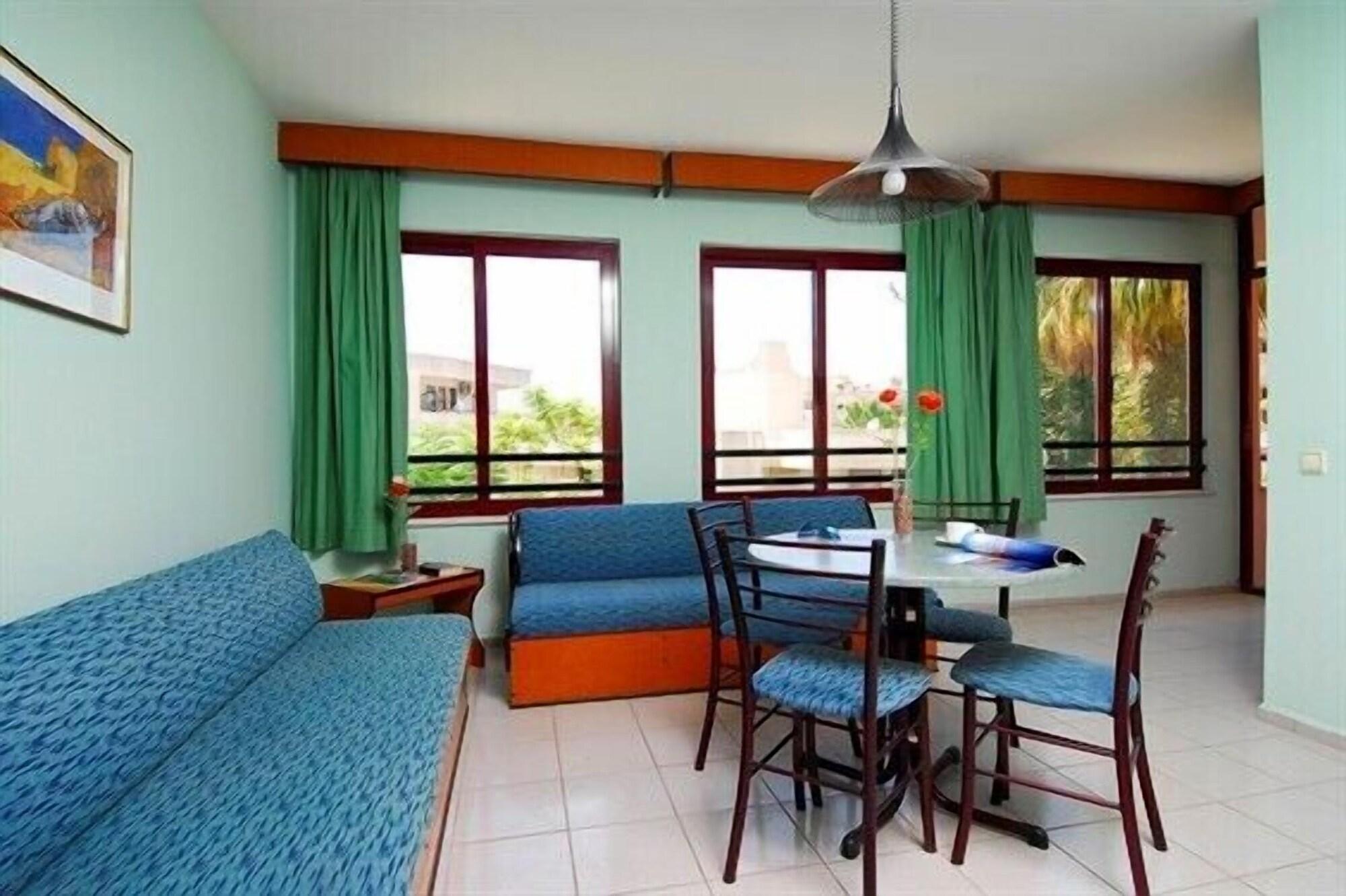 Aparthotel Caprice 2*