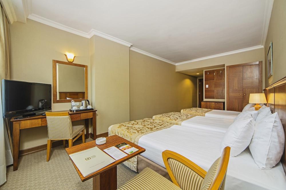 Hotel Arts Taksim 4*