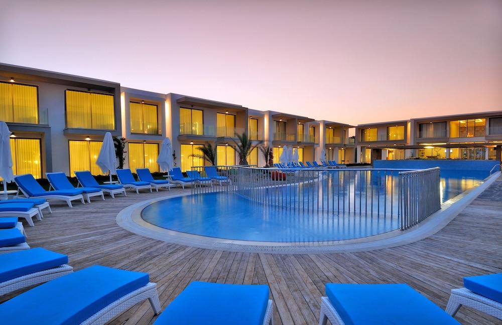Hotel Lugga Boutique & 3*