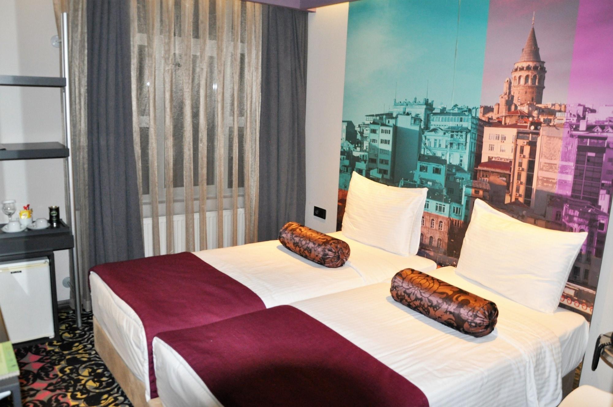 Hotel Tulip & 4*