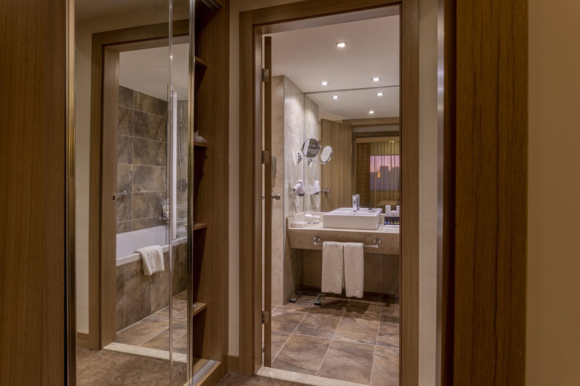 Kaya Thermal & Convention Resort 5*