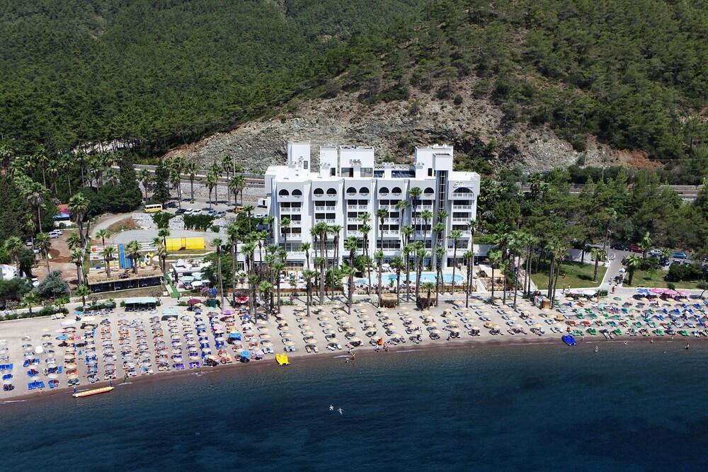 Quadas - Adult Only 4*