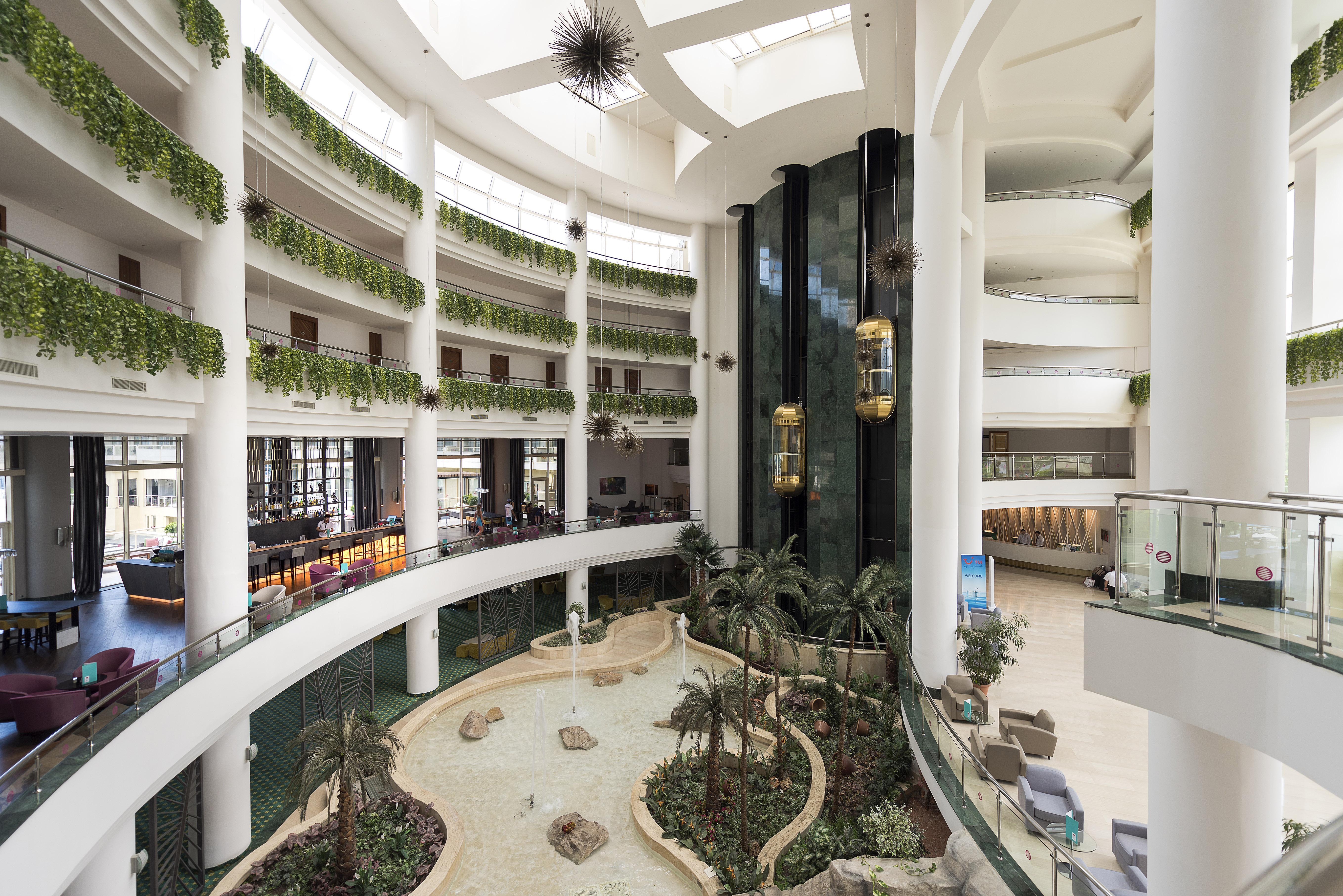 Akra Hotel 5*