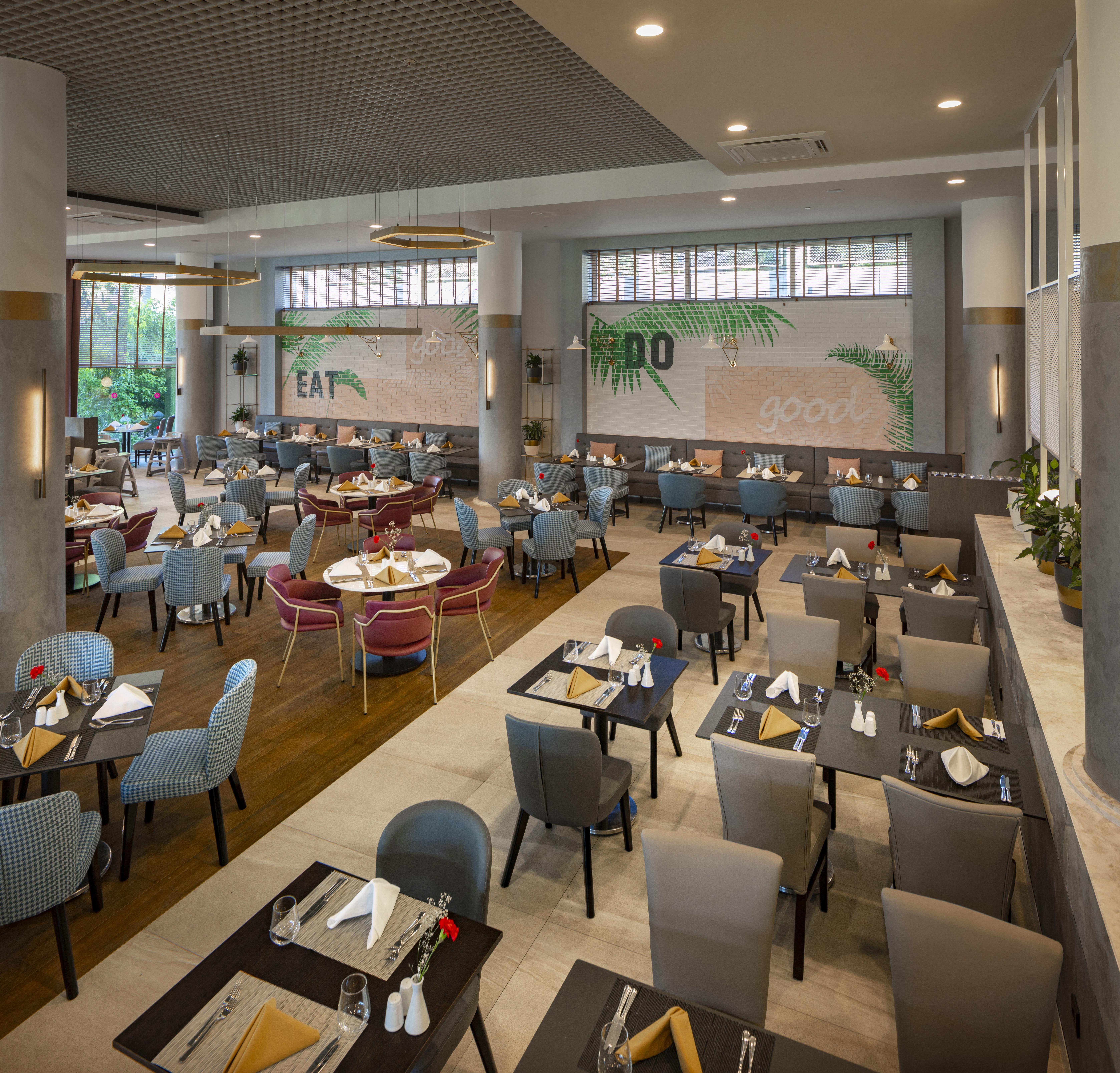 Hotel Akra 5*