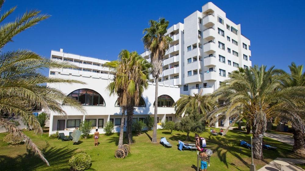 Resort Sural Side