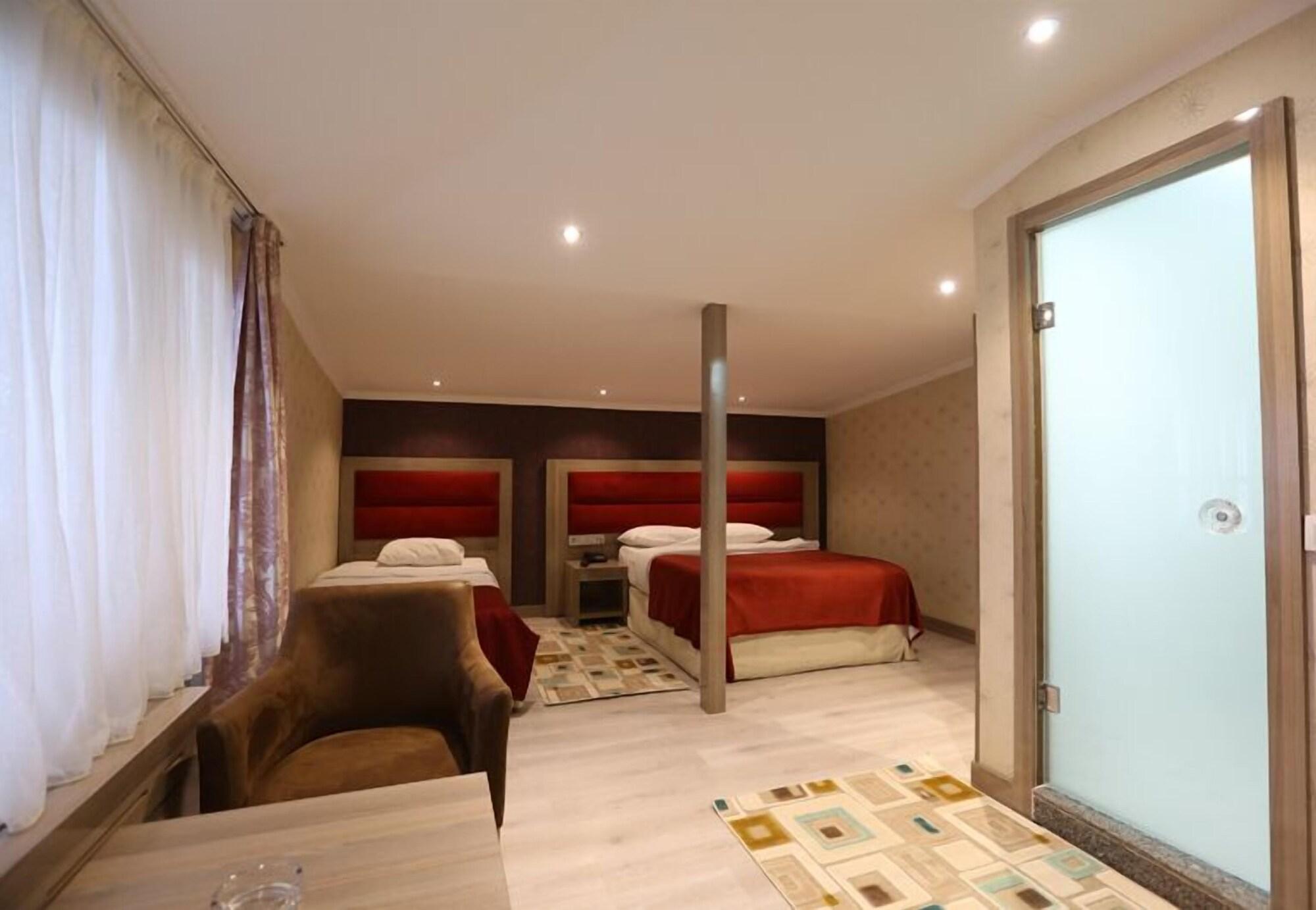Hotel Mora 3*