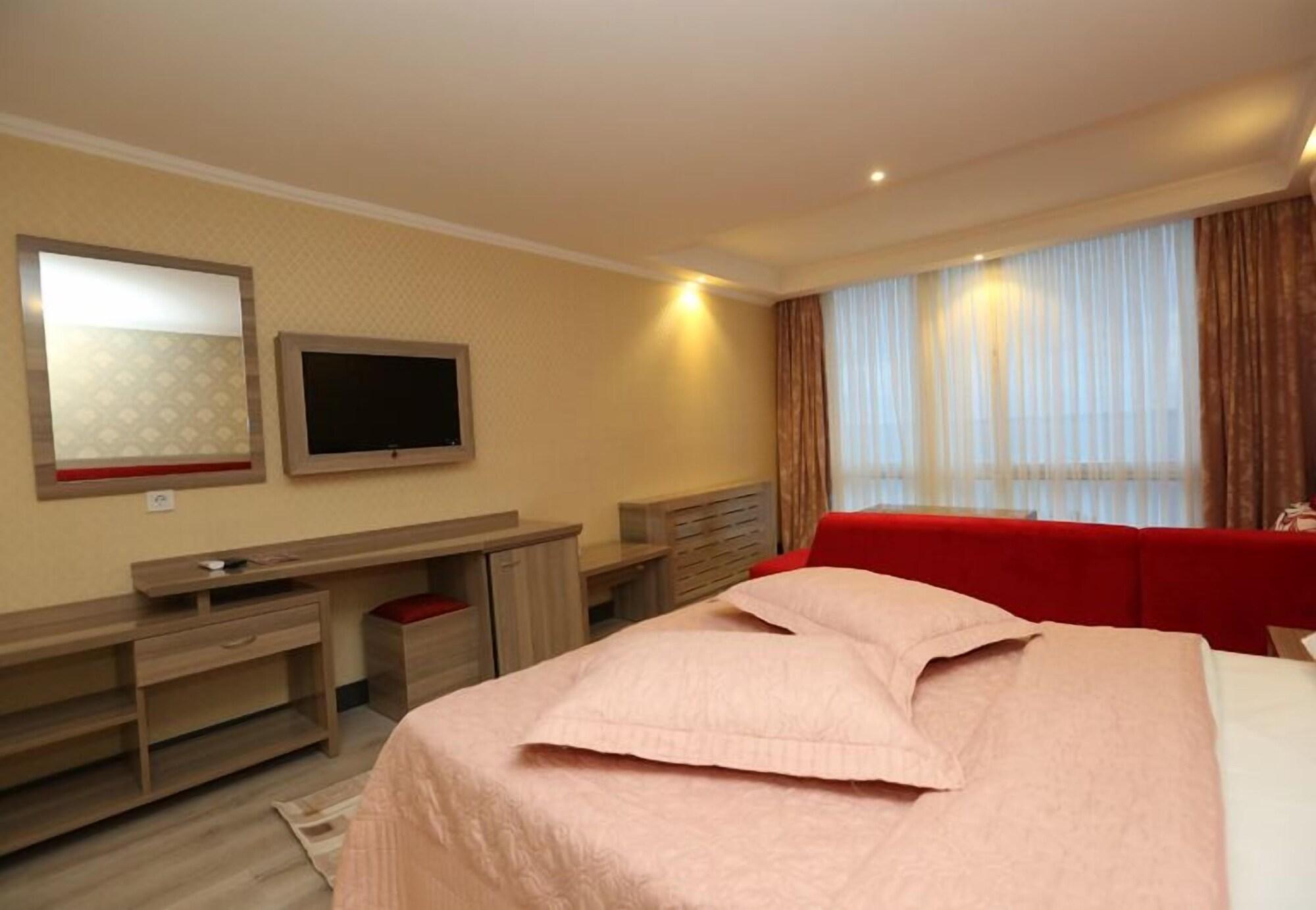 Hotel Mora 3*