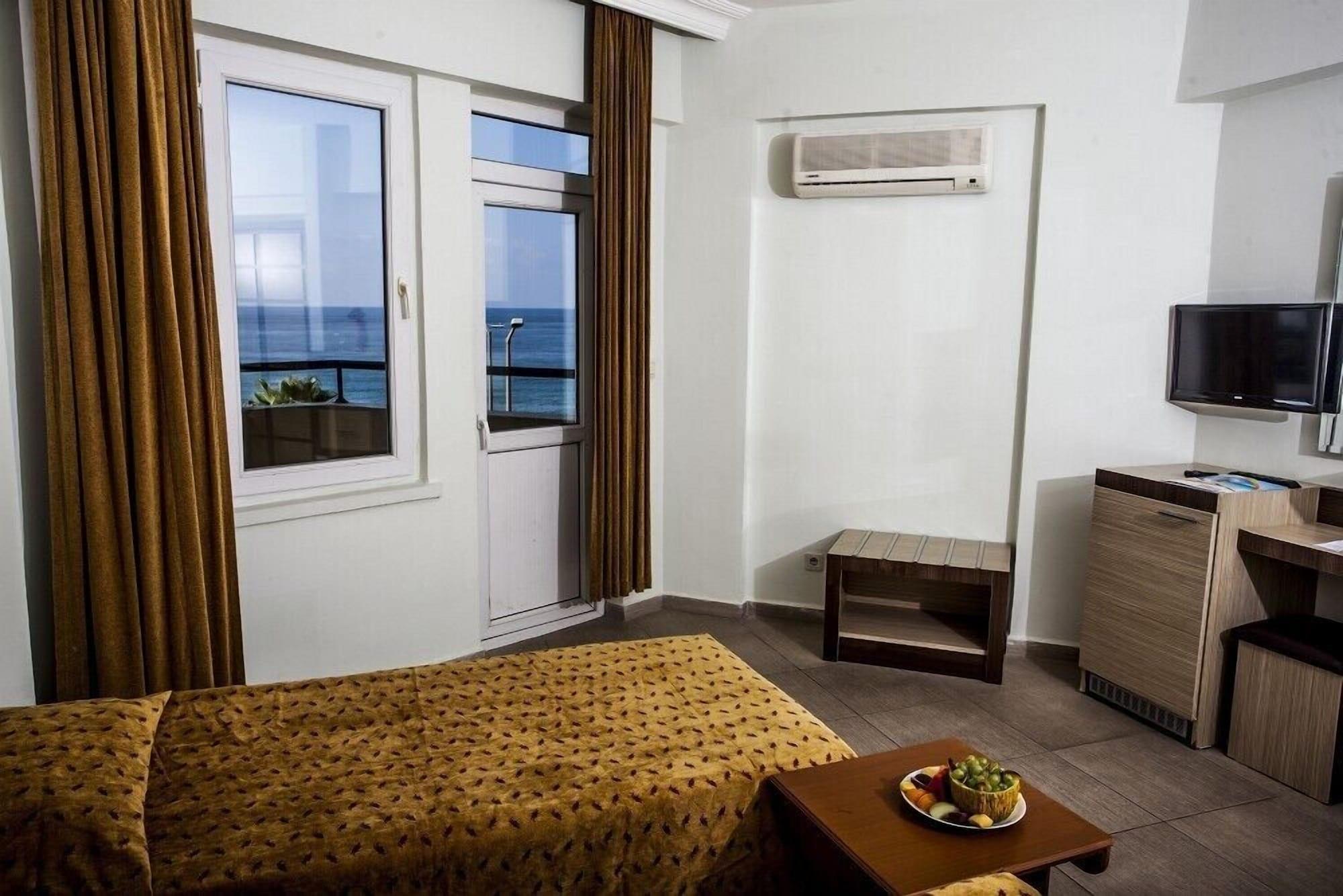 Kleopatra Beach Hotel