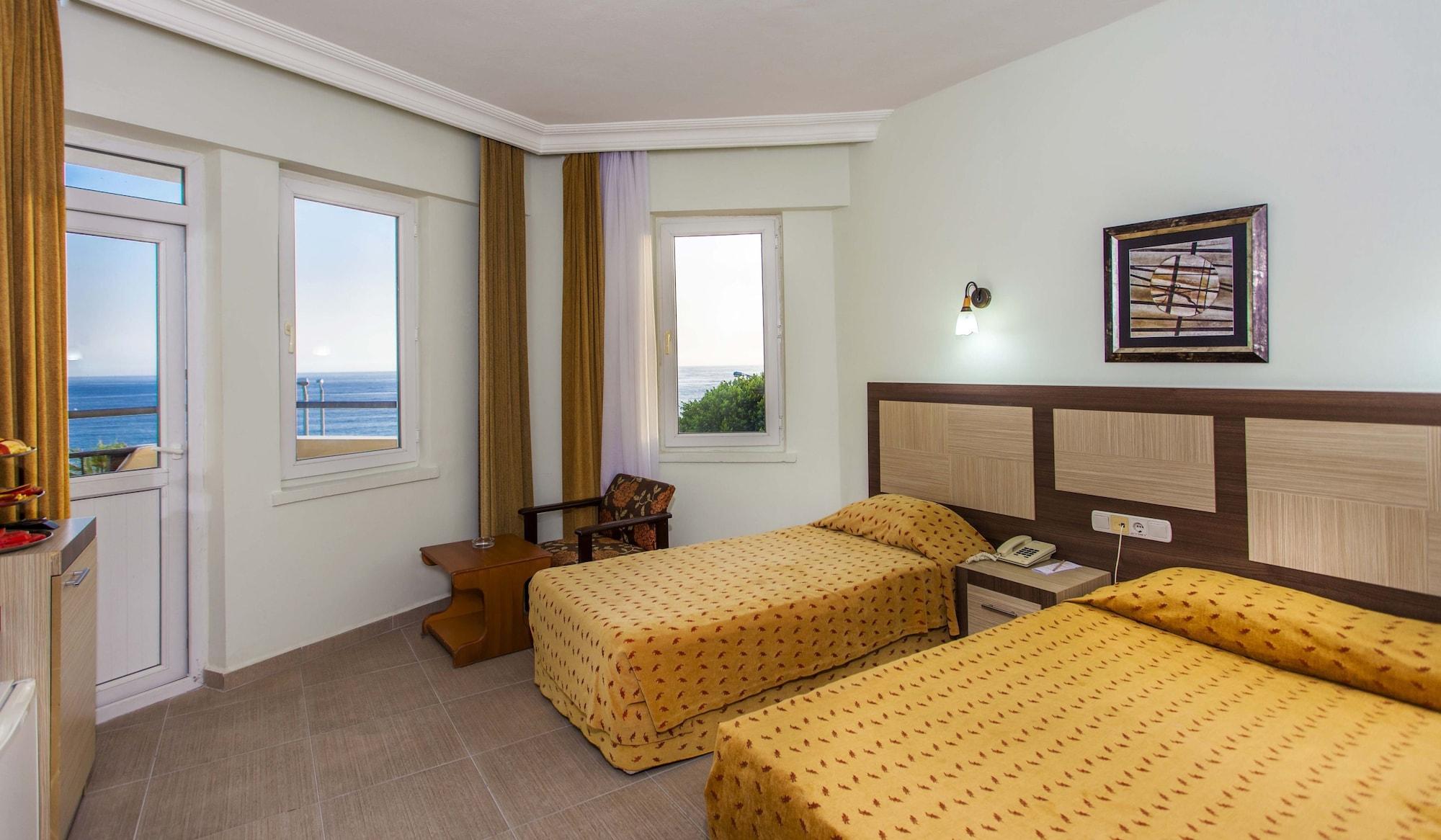 Hotel Kleopatra Beach 4*