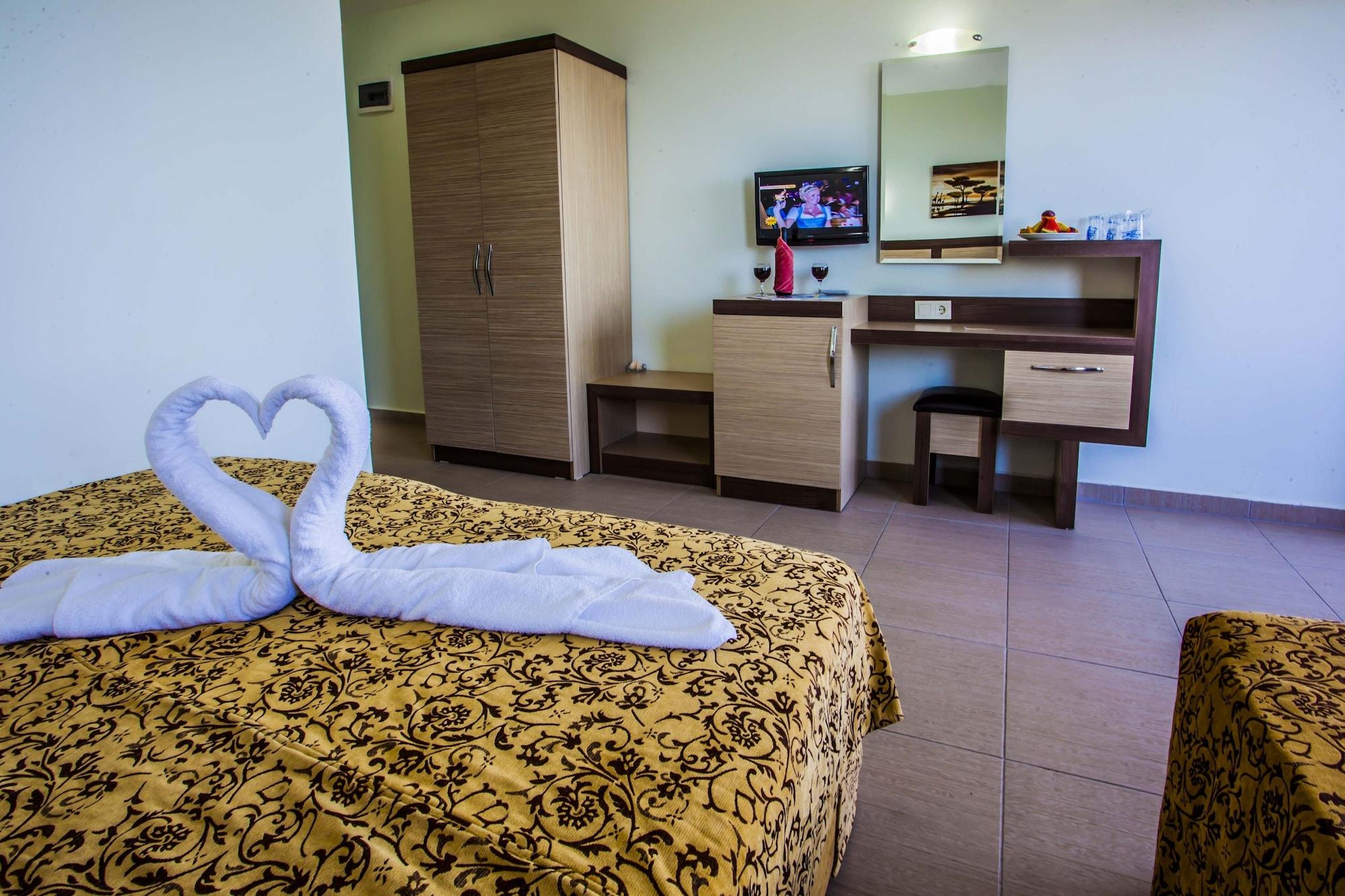 Kleopatra Beach Hotel 4*