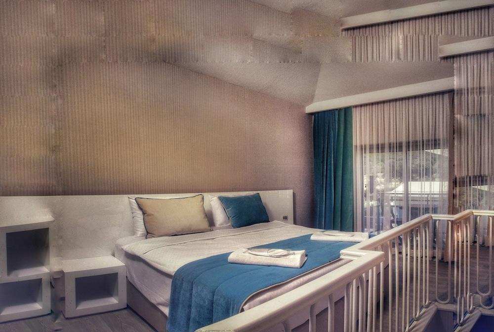 The D Hotel 4*