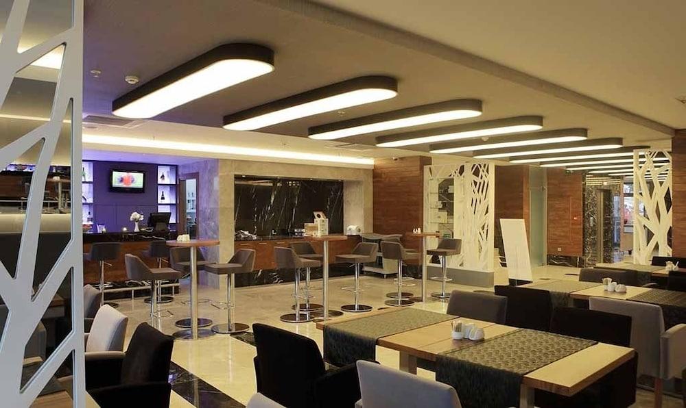 Mimi Hotel