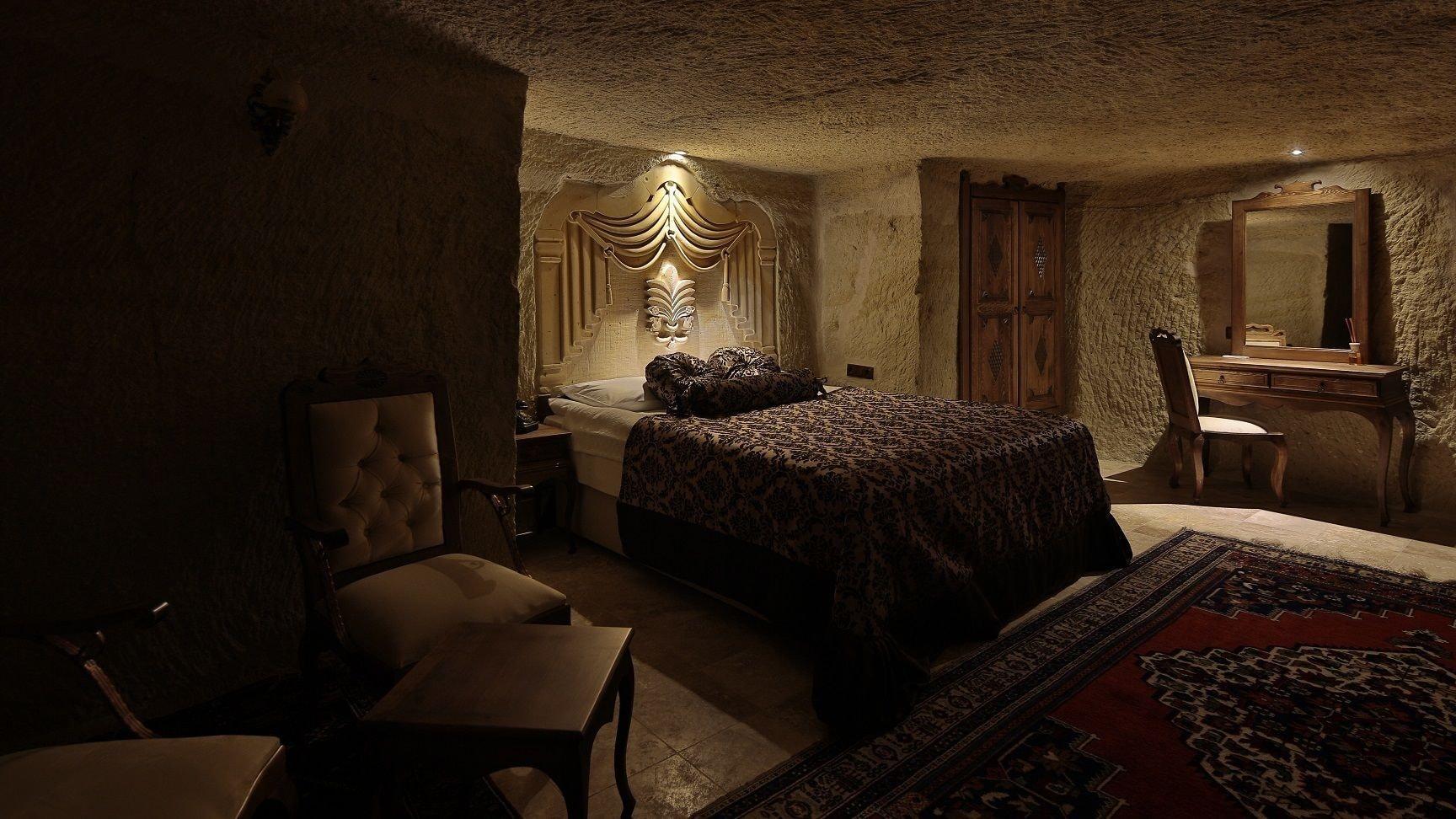 Phocas Cave 2*