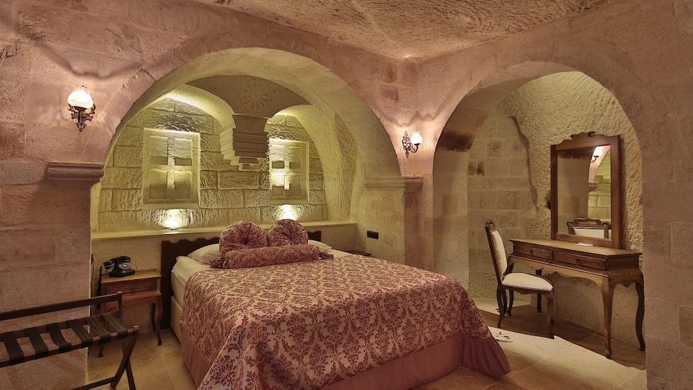 Hotel Phocas Cave