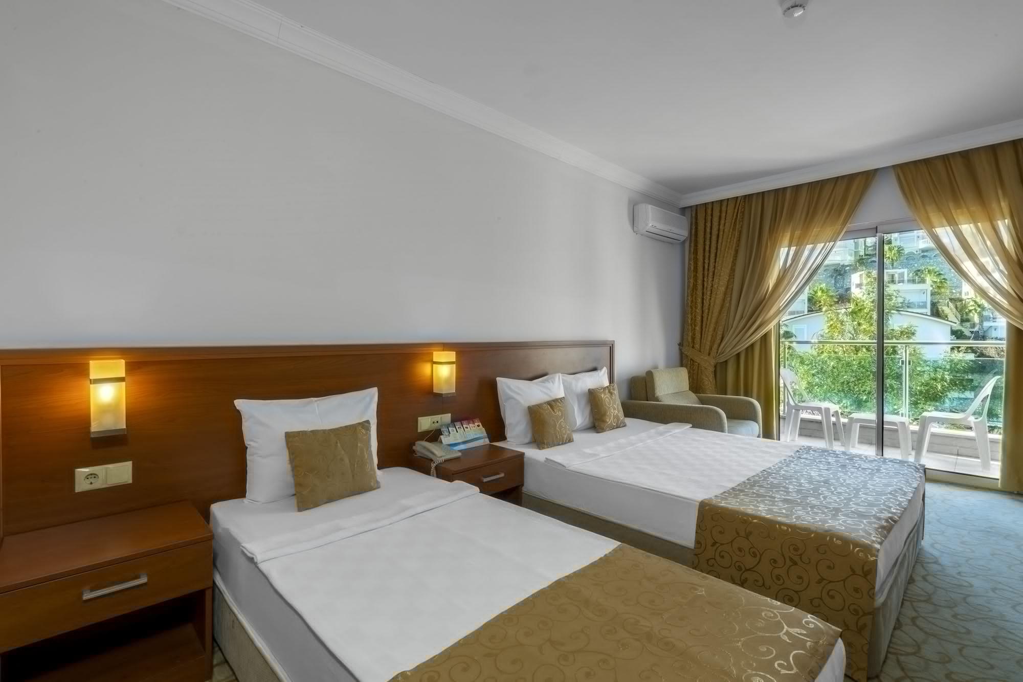 Miarosa Garden 4*