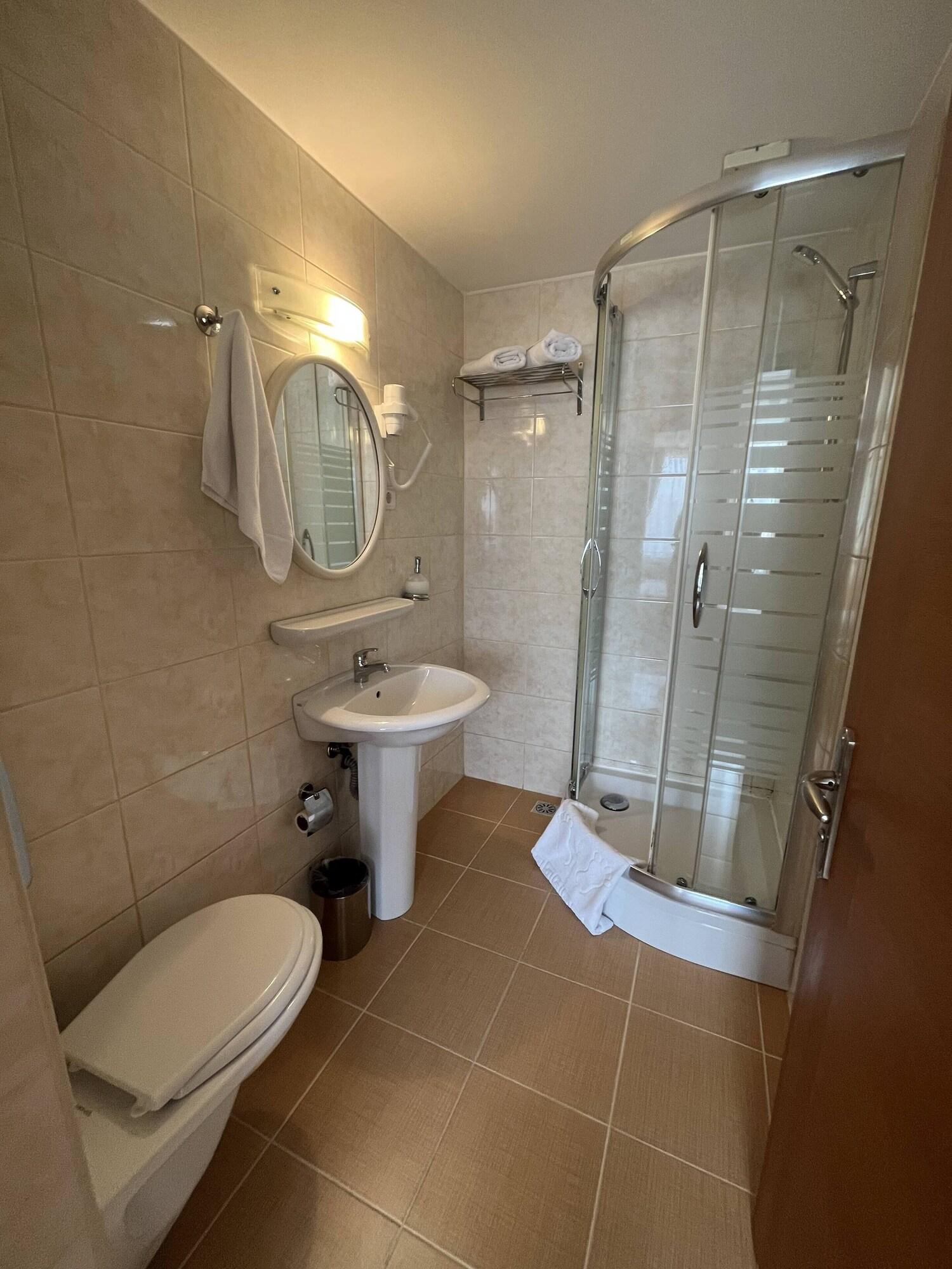 Yavuz Hotel 2*