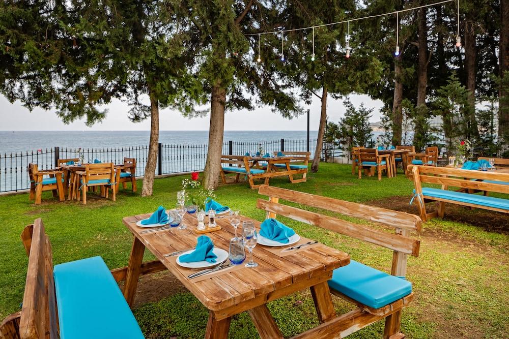 Hotel Aqi Hydros Club