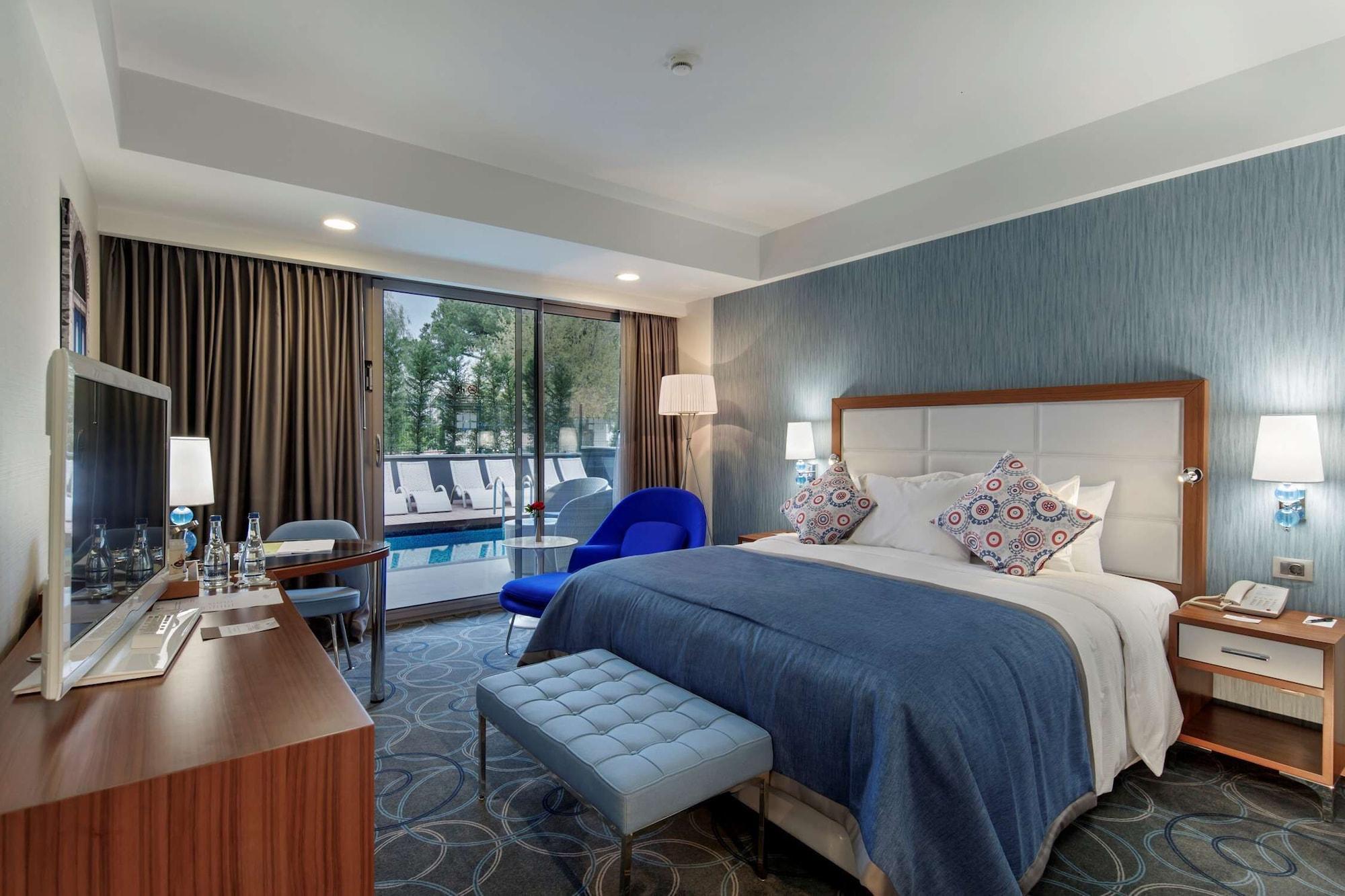 Doubletree By Hilton Hotel Kusadasi