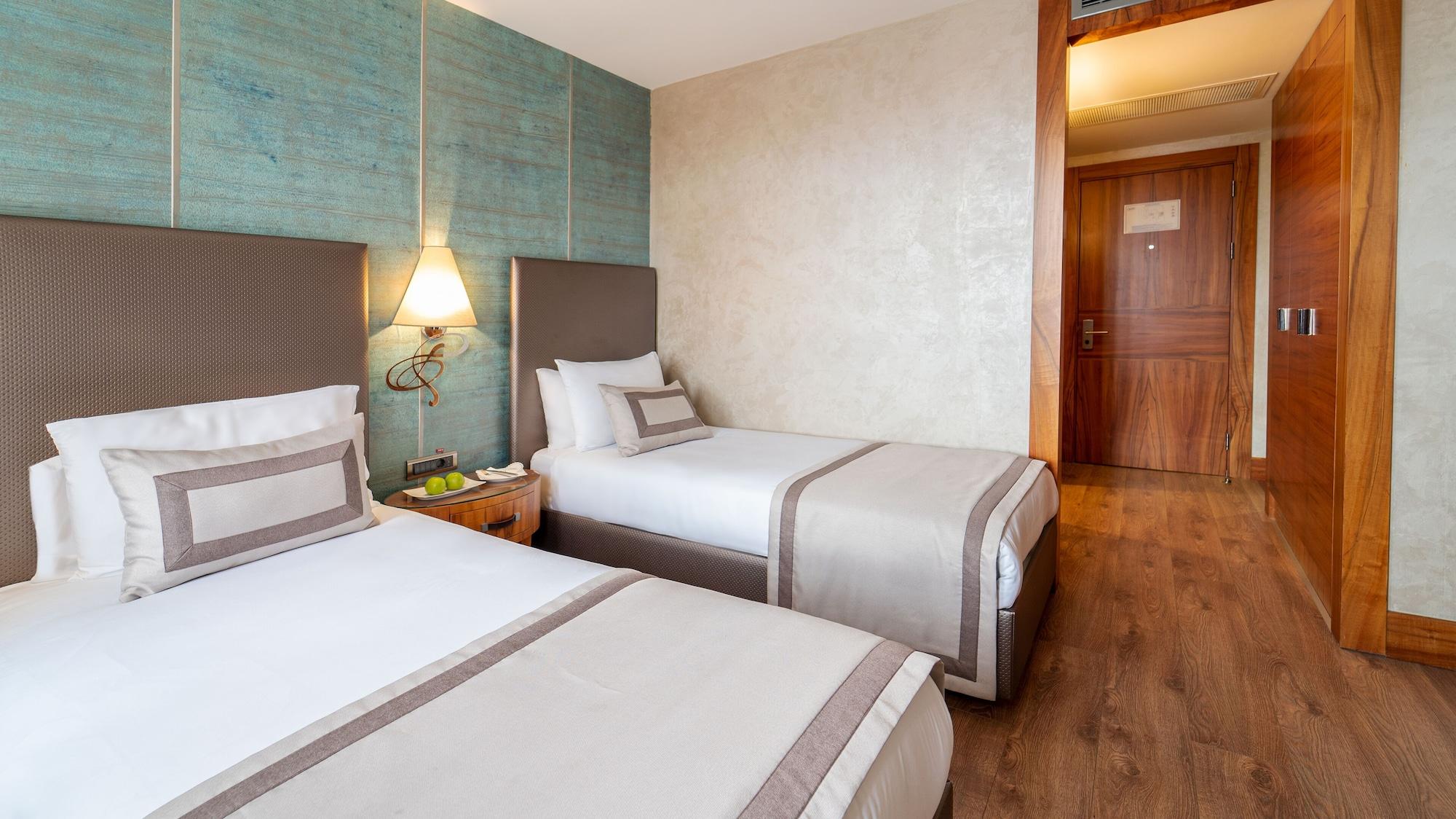 Biz Cevahir Sultanahmet 4*