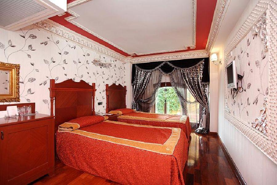Hotel Deluxe Golden Horn Sultanahmet 4*