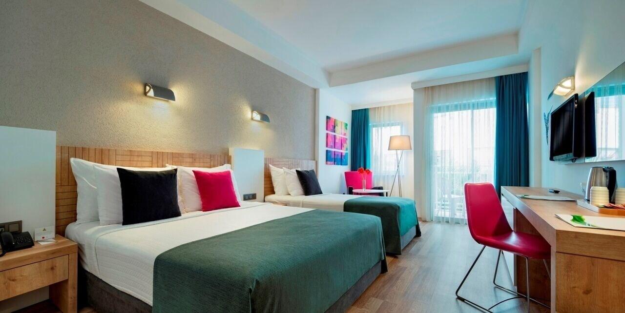 Novum Garden 5* Side