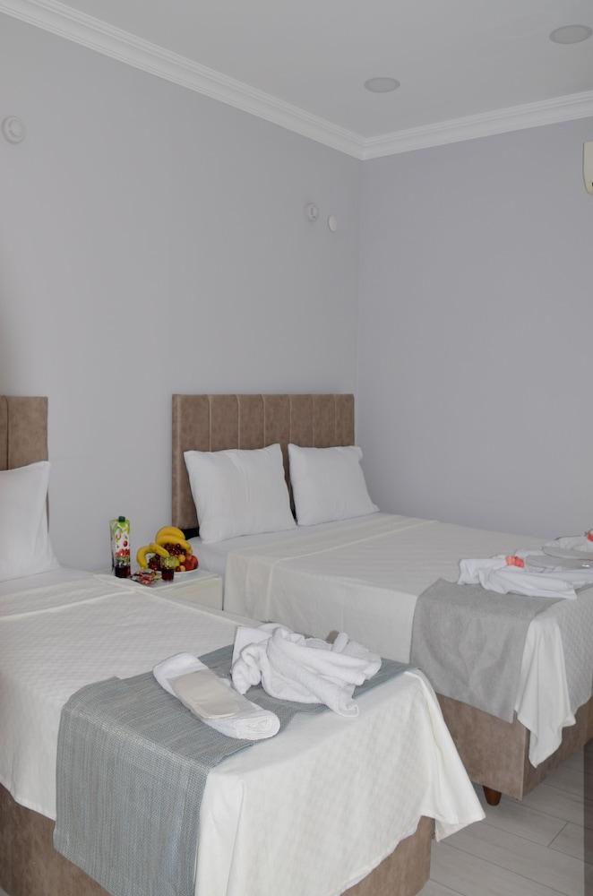Yasmin Hotel 2*