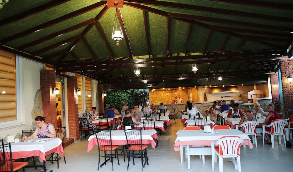 Kervan Hotel Side