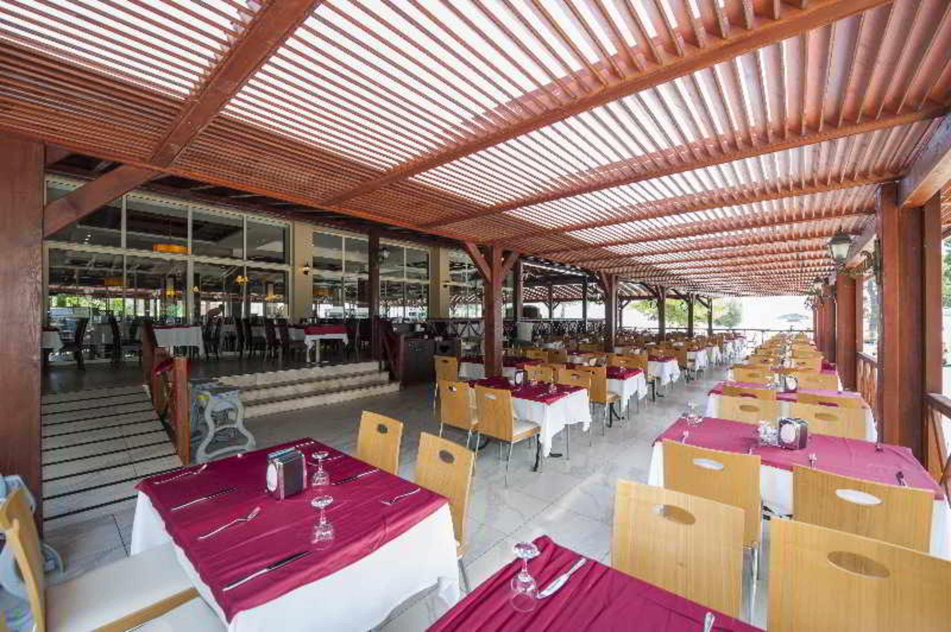 Crystal Aura & Resort Kemer