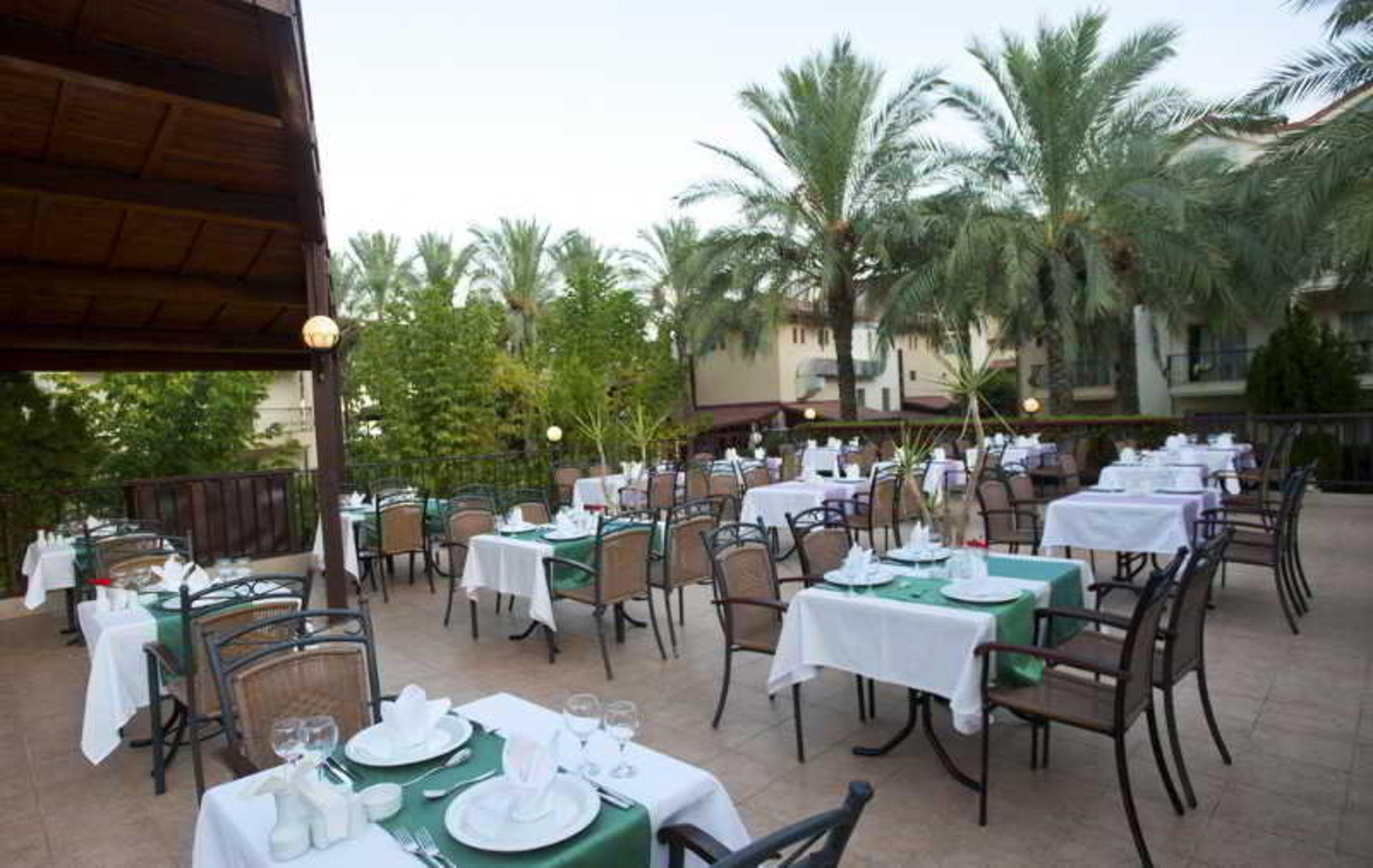 Resort Crystal Aura &