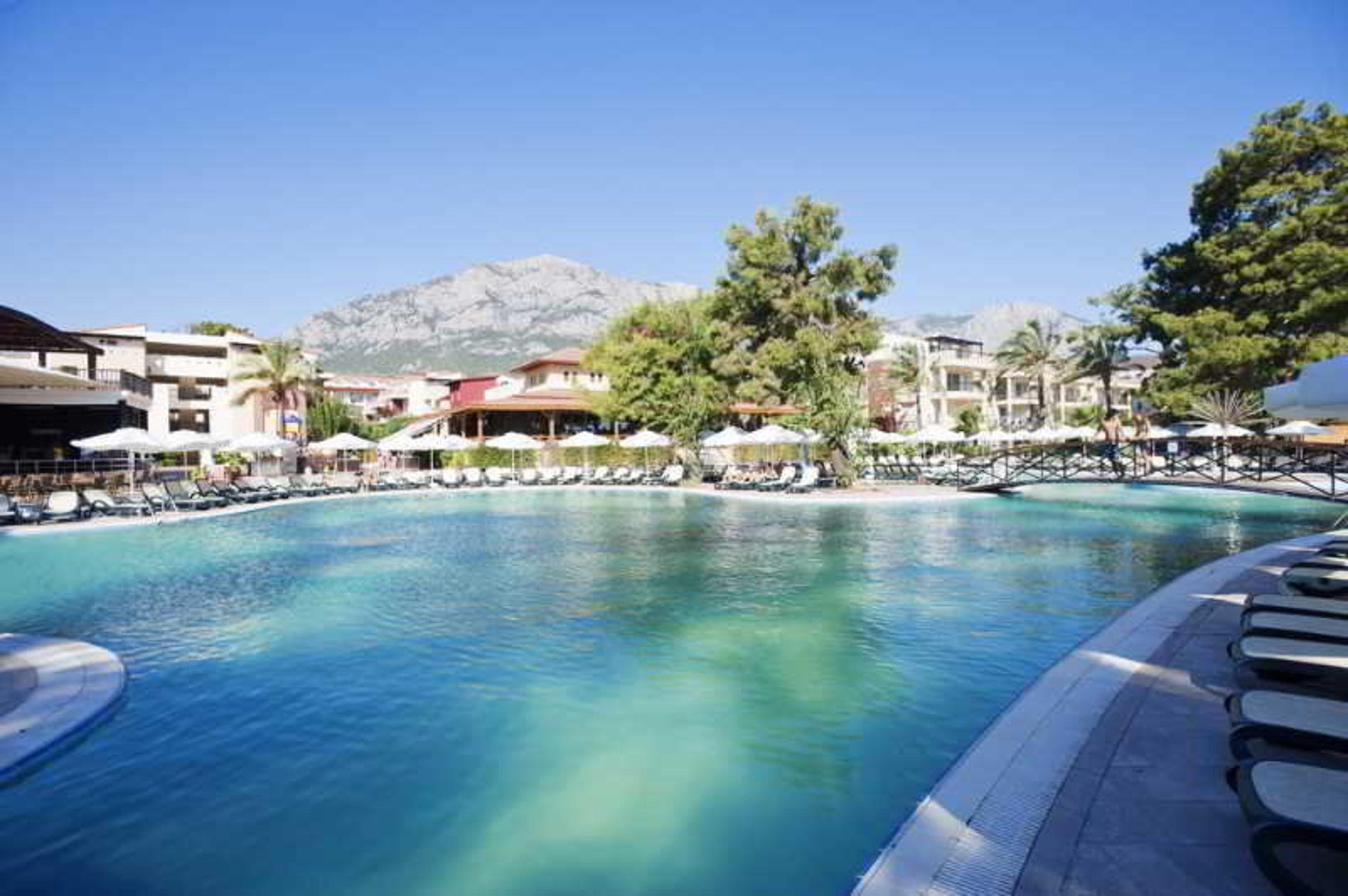 Resort Crystal Aura &