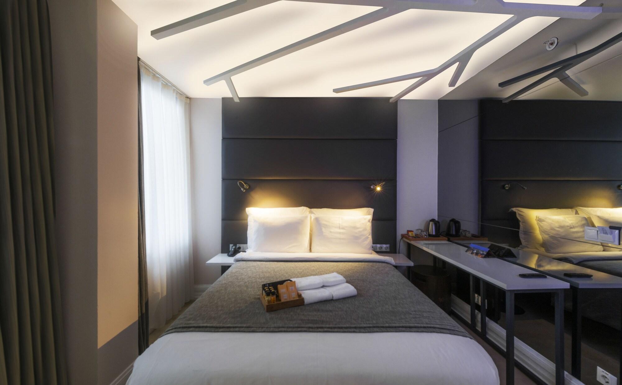 The Purl Hotel